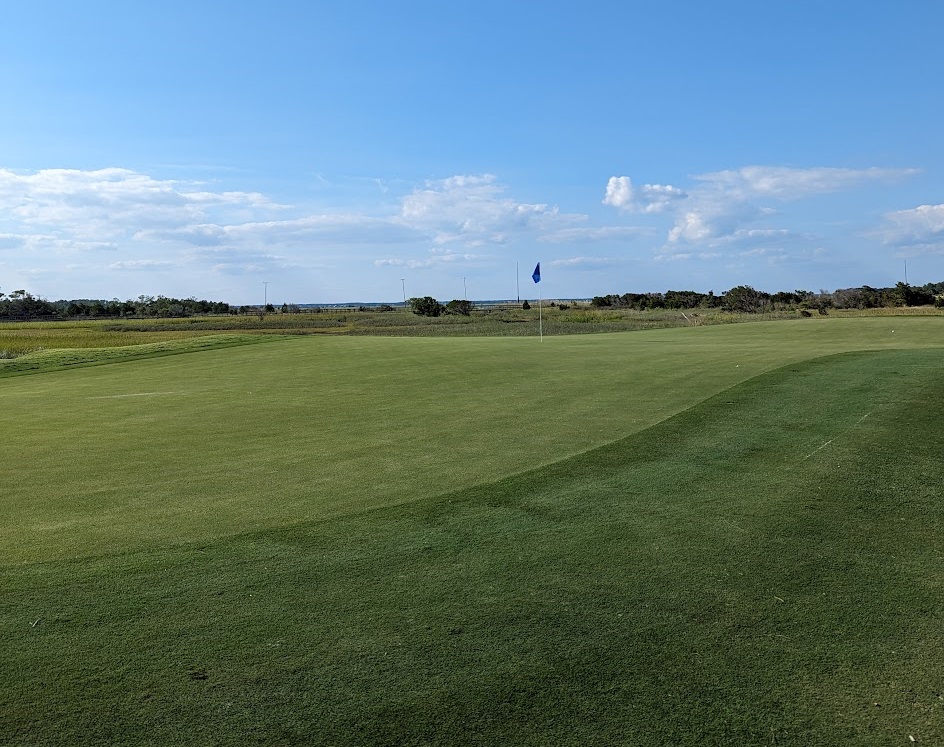 A picture of the Links Course at Wild Dunes Resort from the sixteenthhole