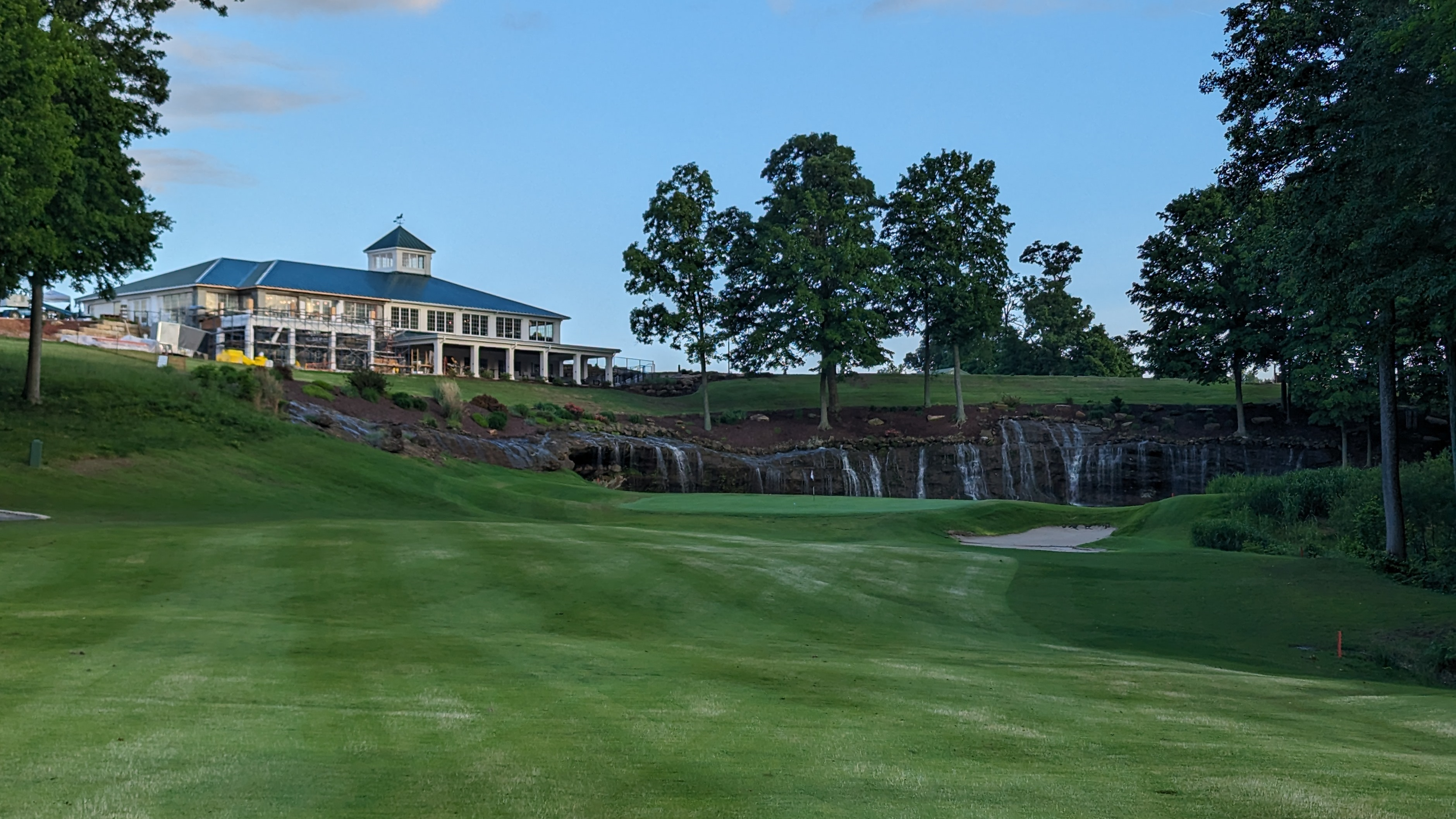 The approach at the eighteenth hole at Sultan's Run Golf Club