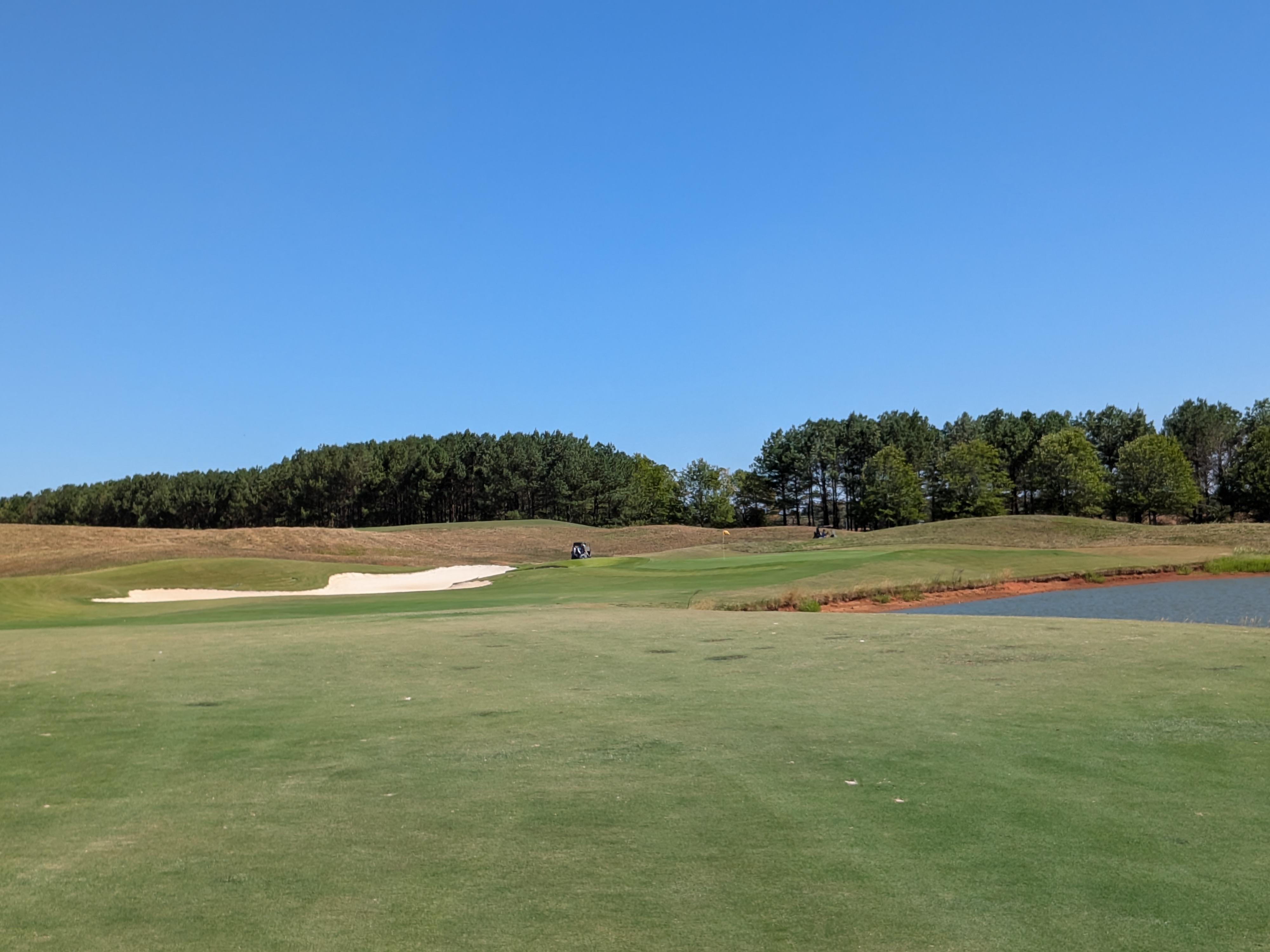The approach shot at the eleventh hole at The Shoals' Fighting Joe