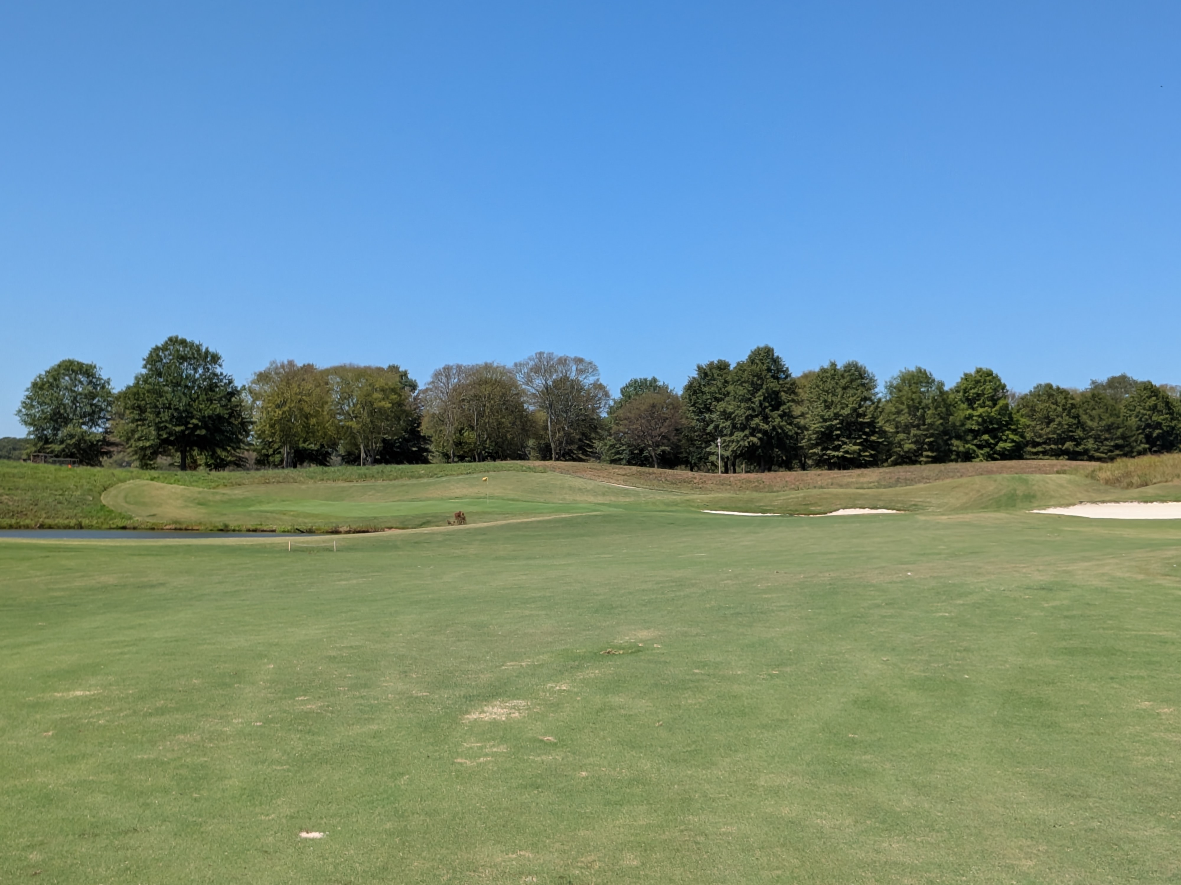 The approach shot at the fourth hole at The Shoals' Fighting Joe