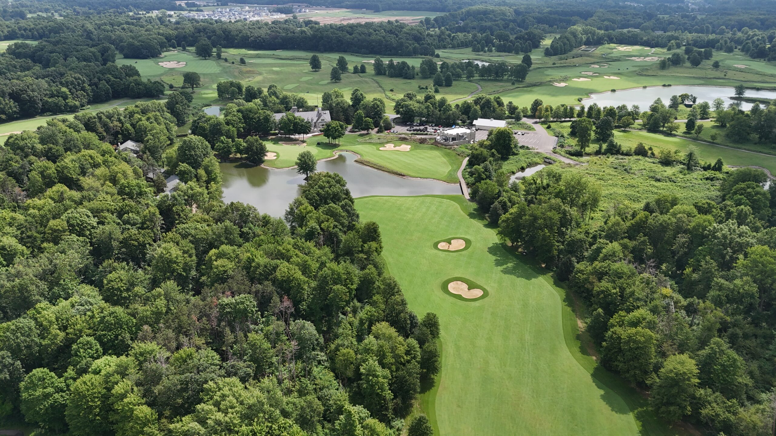 The eighteenth hole at Double Eagle Club, from above