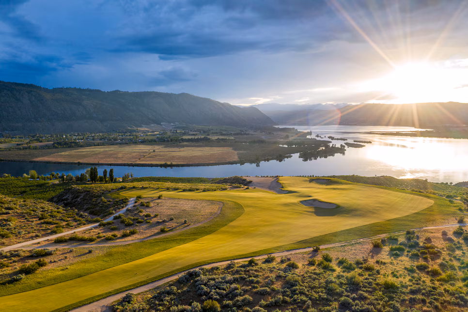 The second hole at Gamble Sands, credit GolfDigest & Brian Oar